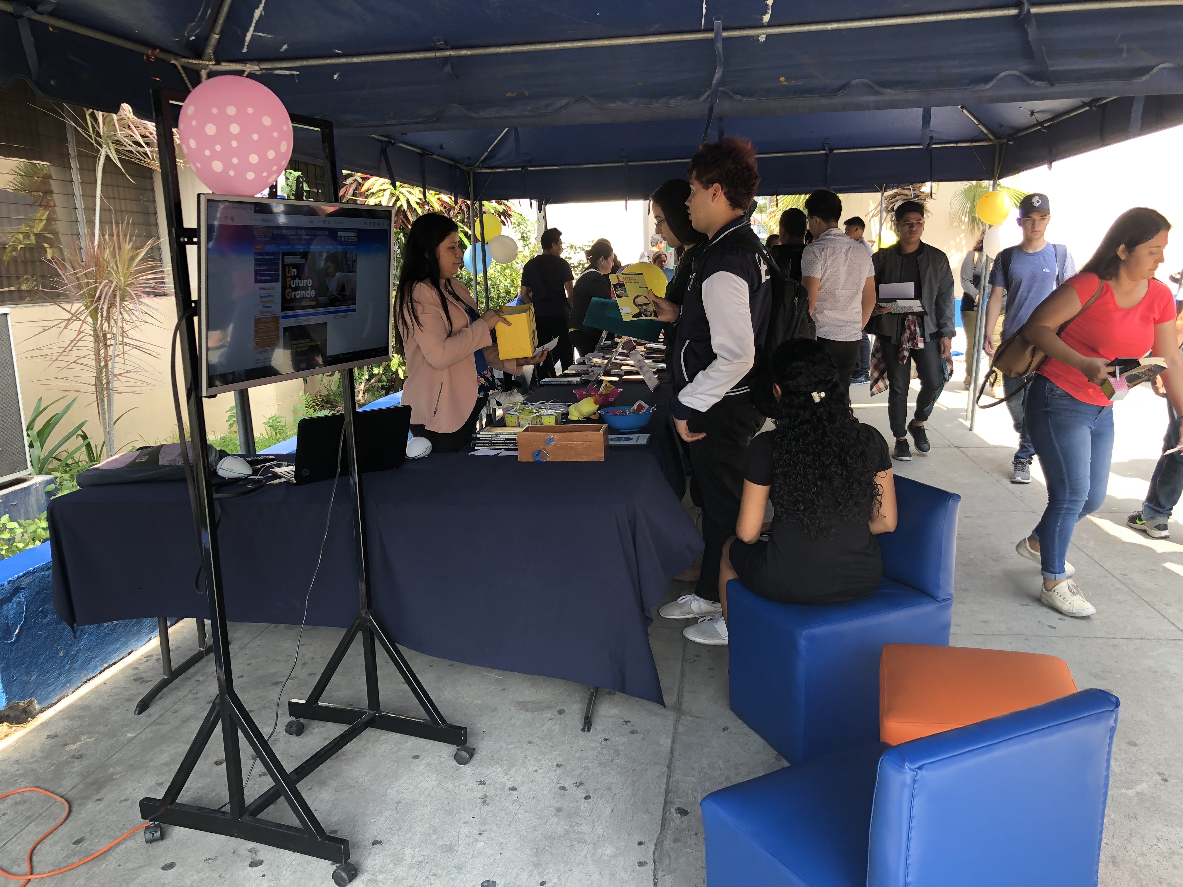 La Universidad Francisco Gavidia conmemora el 23 de Abril