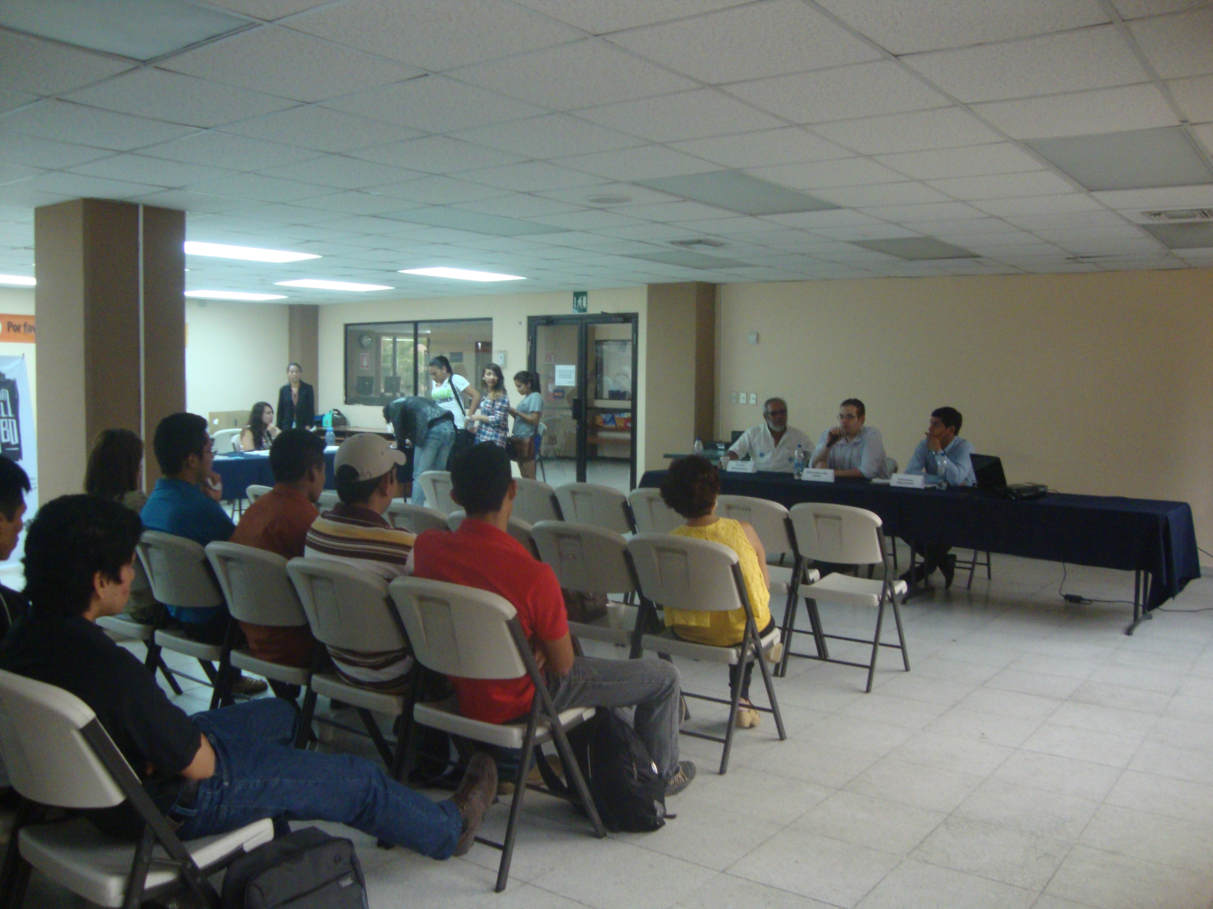La Universidad Francisco Gavidia conmemora el día mundial del libro y derecho de autor