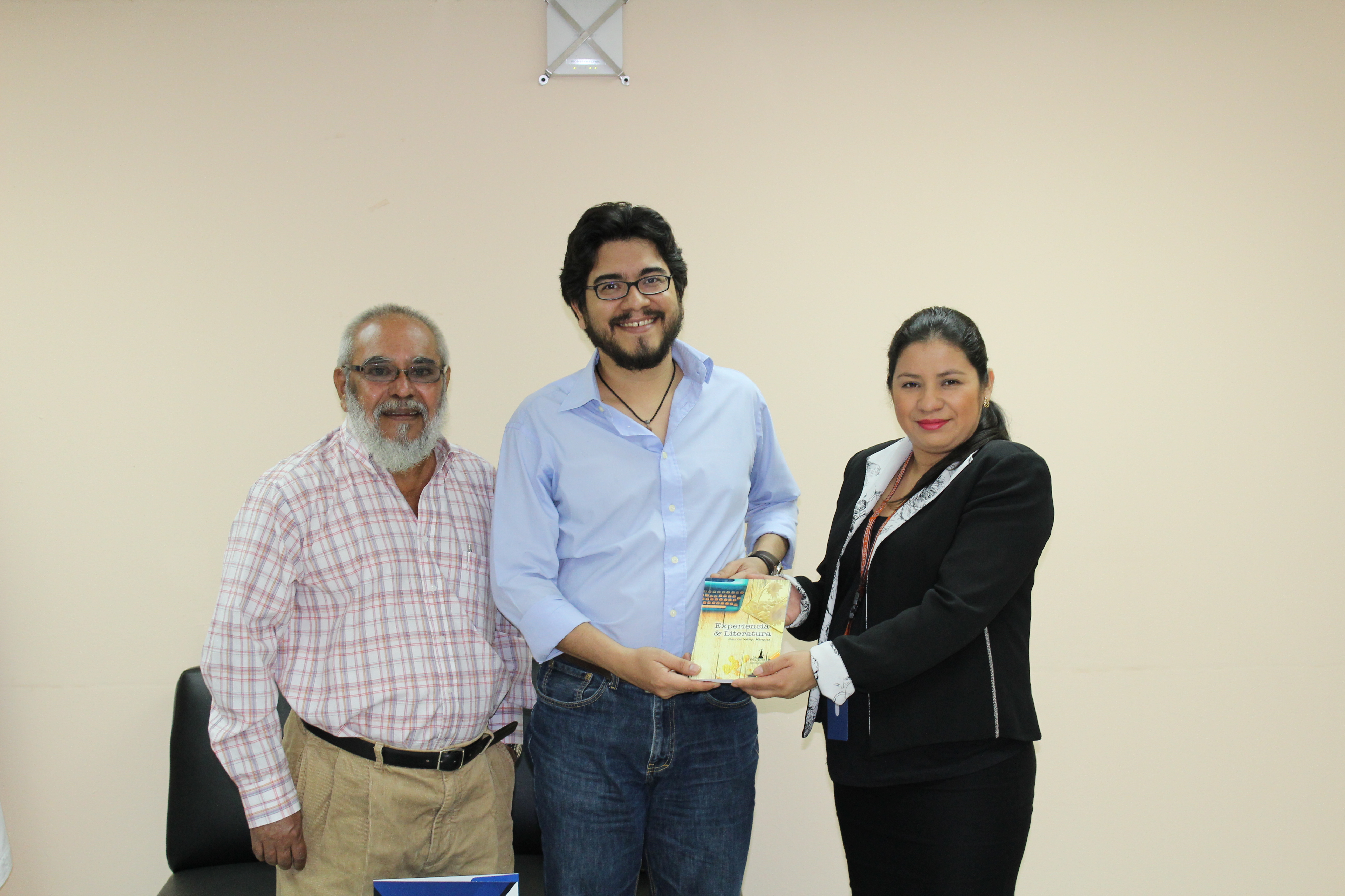 Conversatorio y Presentación del libro de poesía “Cosita linda que sos”